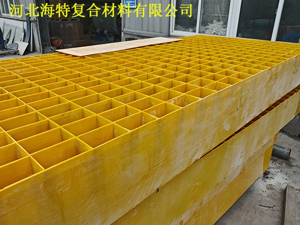 设计FRP制品时，对其力学性能应注意什么问题？