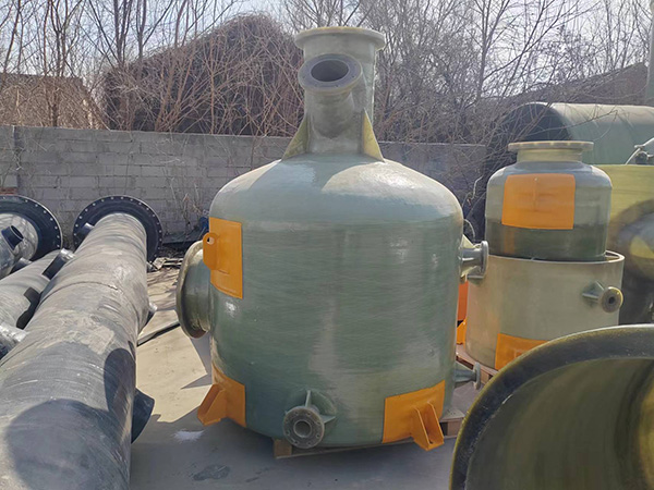 缠绕玻璃钢储罐容器的性能如何？其影响因素是什么？